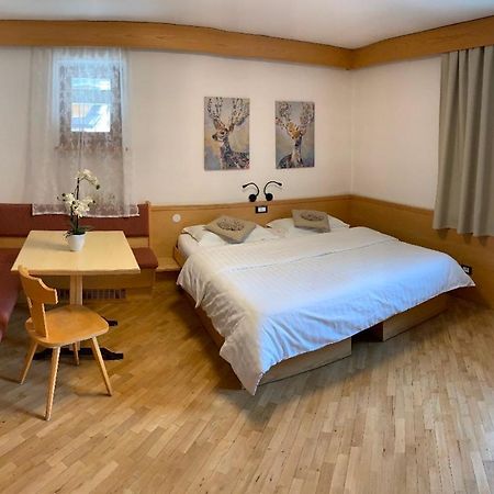 Bed & Breakfast Garni Tobia Campitello di Fassa Eksteriør bilde