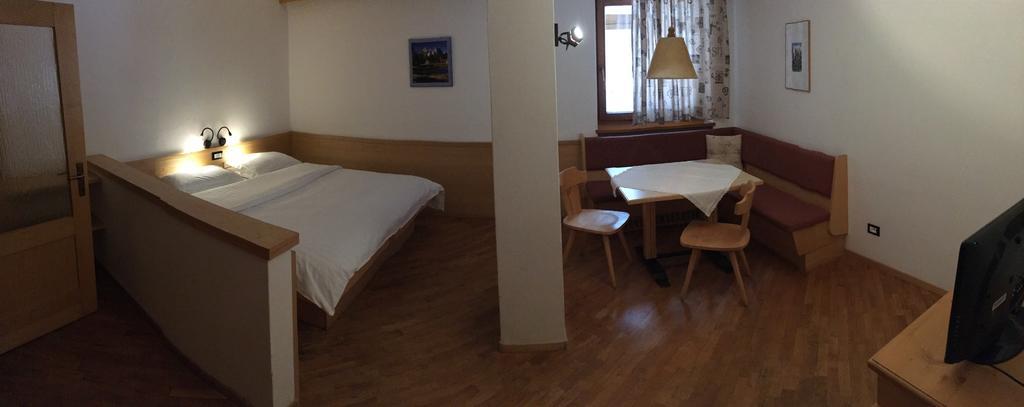 Bed & Breakfast Garni Tobia Campitello di Fassa Eksteriør bilde